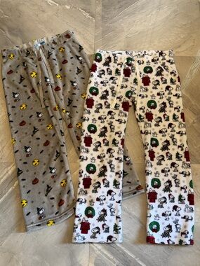 2 pairs of Peanuts/Snoopy Holiday Lounge Pants, Size M